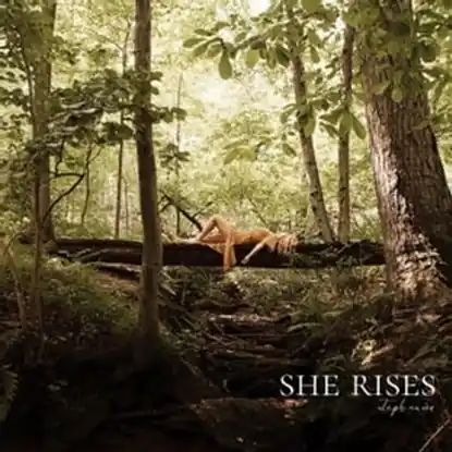 She Rises Dagaanbieding